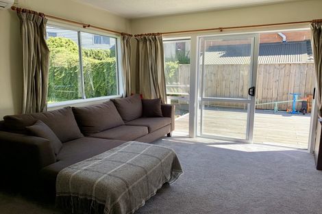 Photo of property in 13f2 Oswald Crescent, Paparangi, Wellington, 6037