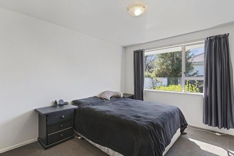 Photo of property in 64 Crofton Road, Harewood, Christchurch, 8051