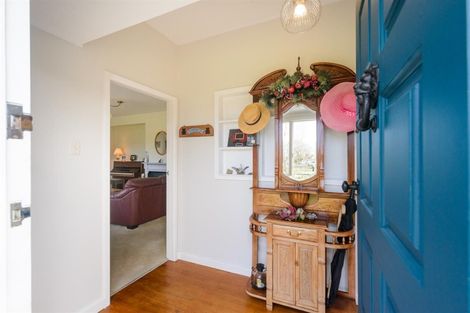 Photo of property in 35 Wanganui Road, Marton, 4710