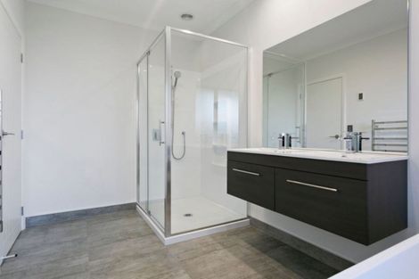 Photo of property in 8 Richards Street, Cambridge, 3434