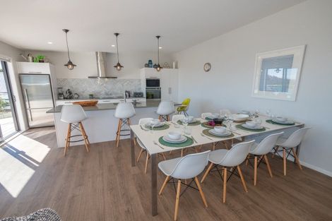 Photo of property in 7 Dudley Crescent, Cable Bay, 0420
