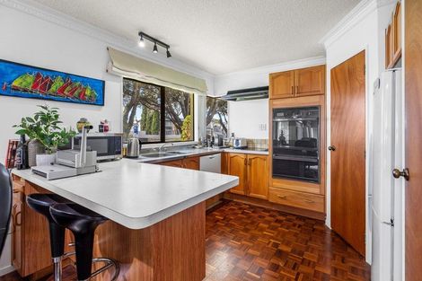 Photo of property in 182 Devonport Road, Tauranga, 3110