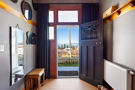 Photo of property in 16 Brewster Street, Bluff Hill, Napier, 4110