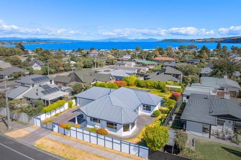 Photo of property in 17 Mere Road, Taupo, 3330