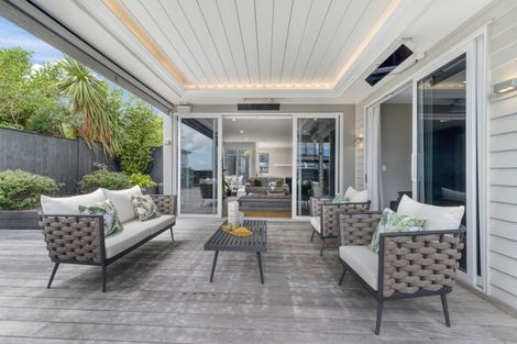 Photo of property in 62 Armstrong Farm Drive, East Tamaki Heights, Auckland, 2016