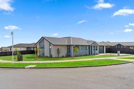 Photo of property in 1 Orawahi Road, Glenbrook, 2681