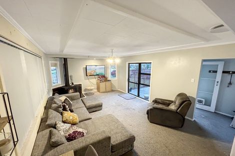 Photo of property in 16 Kenmore Place, Tokoroa, 3420