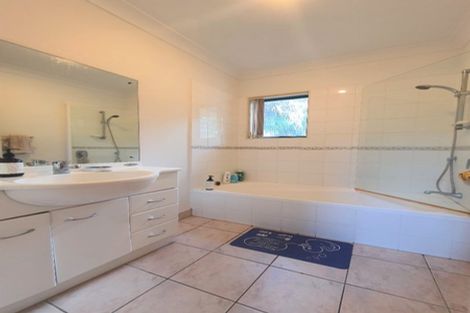 Photo of property in 33b Edmonton Road, Henderson, Auckland, 0612