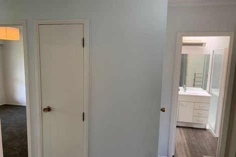 Photo of property in 1/190 Queen Street, Northcote Point, Auckland, 0627