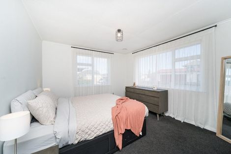 Photo of property in 5a Ayr Place, Hokowhitu, Palmerston North, 4410