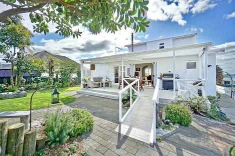 Photo of property in 30 Queen Street, Te Puke, 3119