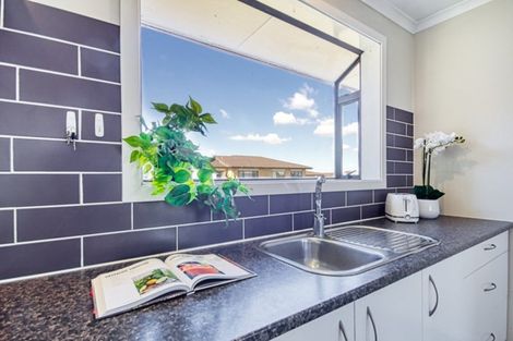 Photo of property in 1/185 Royal Road, Massey, Auckland, 0614