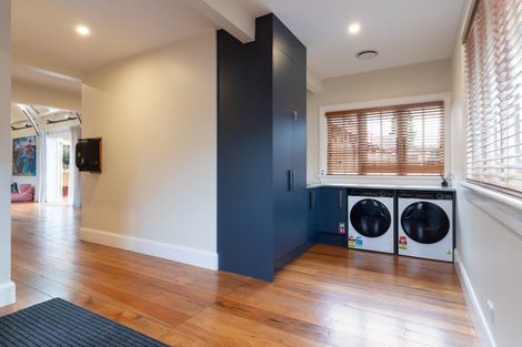 Photo of property in 319 Hardy Street, Nelson, 7010