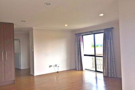 Photo of property in 10 Tern Place, Unsworth Heights, Auckland, 0632