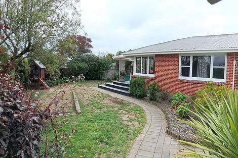 Photo of property in 33 Cossar Street, Burwood, Christchurch, 8083