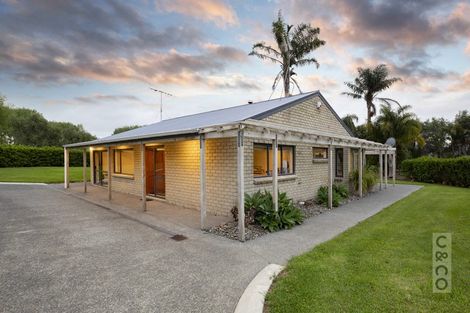 Photo of property in 832 Old North Road, Waimauku, 0882
