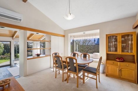 Photo of property in 10 Parkview Place, Avonhead, Christchurch, 8042