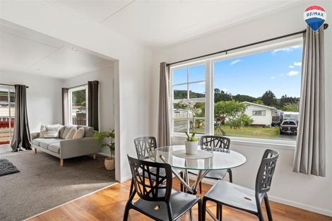 Photo of property in 33 Stockdale Street, Wainuiomata, Lower Hutt, 5014