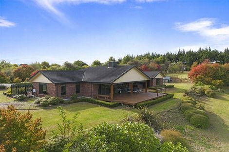 Photo of property in 35 Stonebrook Lane, Kelvin Grove, Palmerston North, 4470