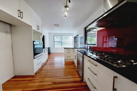 Photo of property in 50 Convair Crescent, Mangere, Auckland, 2022