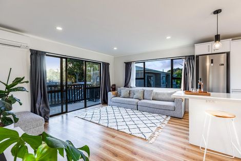 Photo of property in 130 Colwill Road, Massey, Auckland, 0614