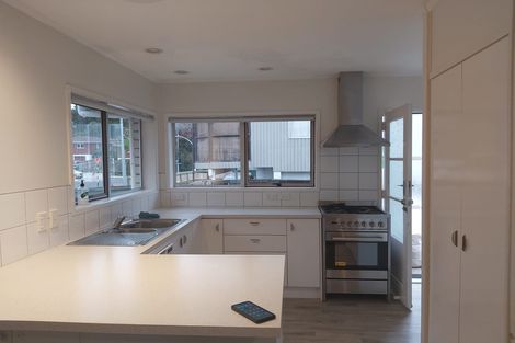 Photo of property in 1/3 Bentley Avenue, Glenfield, Auckland, 0629