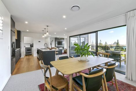 Photo of property in 9 Bayly Road, Moturoa, New Plymouth, 4310