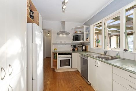 Photo of property in 6 Marlene Avenue, Te Atatu South, Auckland, 0610