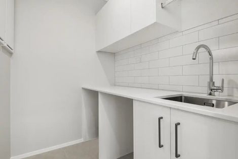 Photo of property in 2/3 Parapara Place, Albany, Auckland, 0632