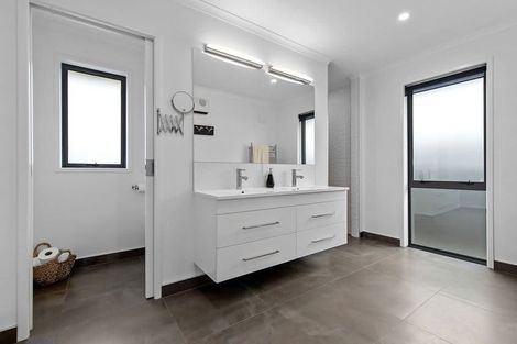 Photo of property in 4 Lambrusco Street, Te Kauwhata, 3710
