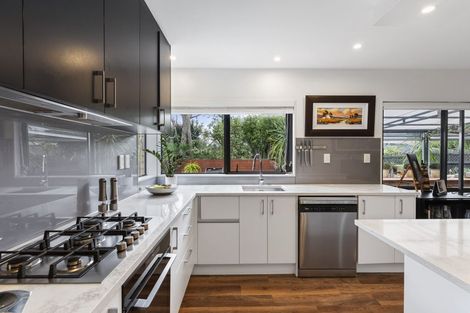 Photo of property in 2/19 Chiania Place, Somerville, Auckland, 2014