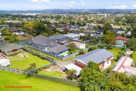 Photo of property in 33 School Road, Te Atatu South, Auckland, 0610