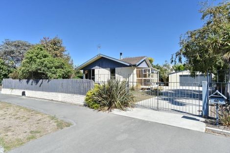 Photo of property in 40 Medina Crescent, Parklands, Christchurch, 8083