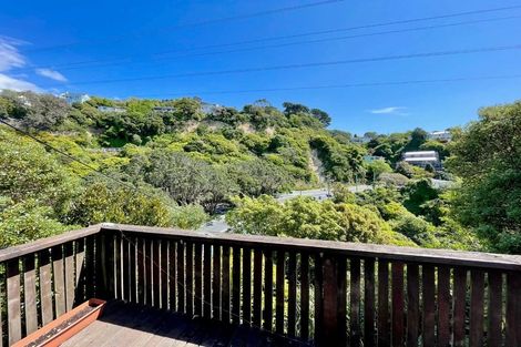 Photo of property in 2 Curtis Street, Northland, Wellington, 6012