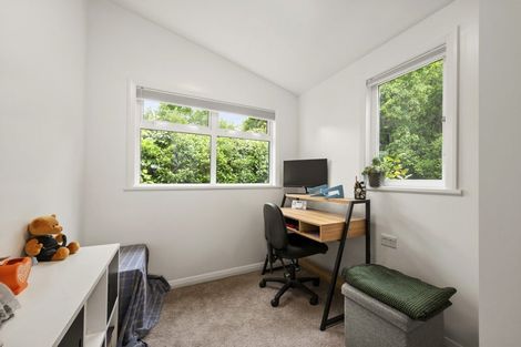 Photo of property in 16 Albemarle Road, Northland, Wellington, 6012