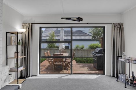 Photo of property in 1 Moule Place, Fairfield, Hamilton, 3214