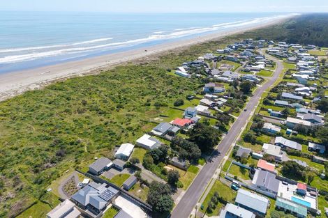 Photo of property in 7 Kent Avenue, Waitarere Beach, Levin, 5510