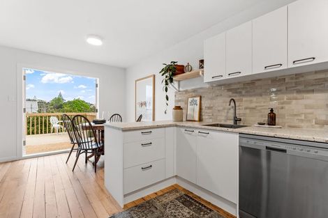 Photo of property in 24 Jean Place, Stanmore Bay, Whangaparaoa, 0932