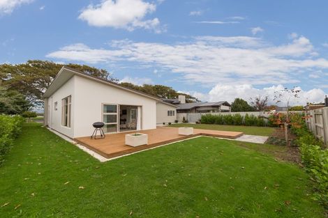 Photo of property in 12 Grand Oaks Drive, Awapuni, Palmerston North, 4412