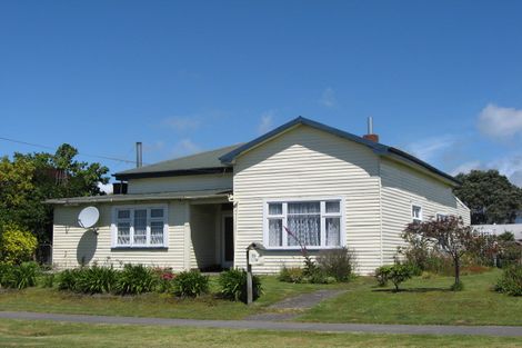 Photo of property in 16 Gladstone Street, Westport, 7825