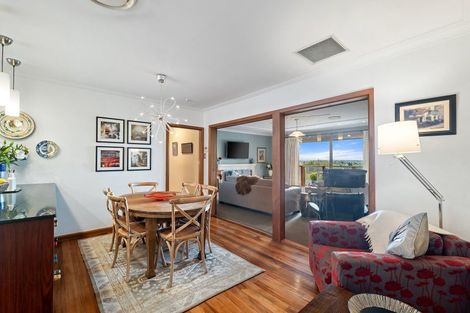 Photo of property in 15 Karitane Drive, Cashmere, Christchurch, 8022