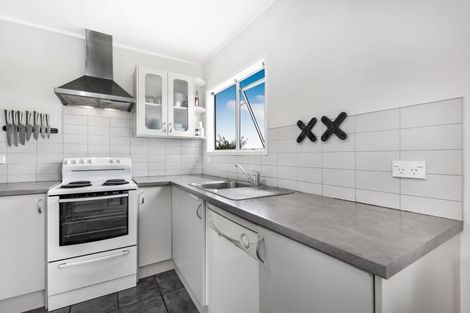 Photo of property in 23 Luckens Road, West Harbour, Auckland, 0618