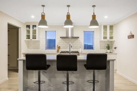 Photo of property in 16 Schooner Drive, Whitby, Porirua, 5024