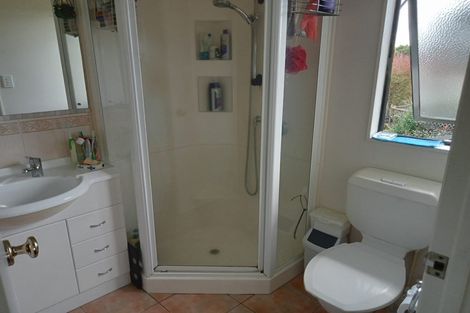 Photo of property in 9 San Fernando Way, Henderson, Auckland, 0612