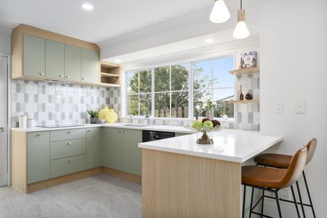 Photo of property in 2 Diana Place, Ranui, Auckland, 0612