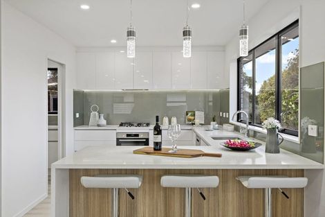 Photo of property in 11 Tawapou Close, Massey, 0614