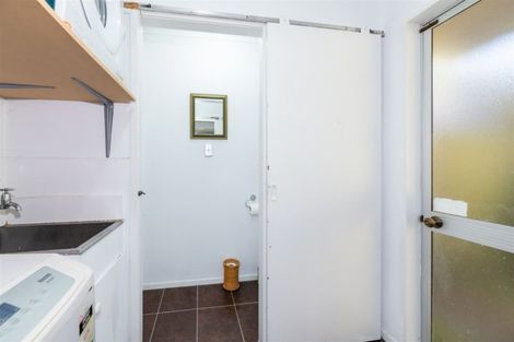 Photo of property in 37 Kohekohe Street, New Lynn, Auckland, 0600