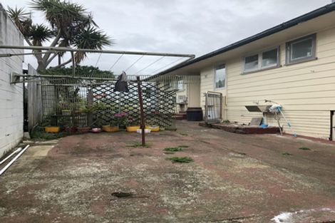 Photo of property in 621 Massey Road, Mangere, Auckland, 2022