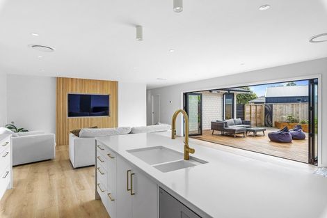 Photo of property in 91 Main Rd Clive, Clive, 4180