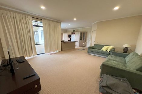 Photo of property in 8 Glanmire Place, Flat Bush, Auckland, 2016